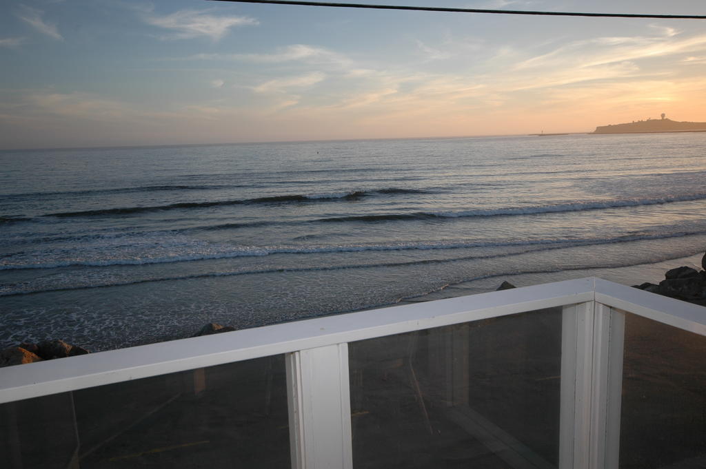 The Oceanfront Stay On Miramarbeach Hmb El Granada Ruang foto