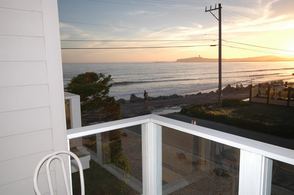 The Oceanfront Stay On Miramarbeach Hmb El Granada Ruang foto