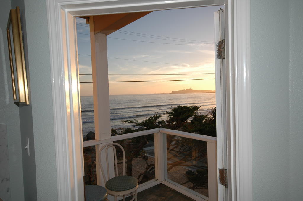 The Oceanfront Stay On Miramarbeach Hmb El Granada Ruang foto