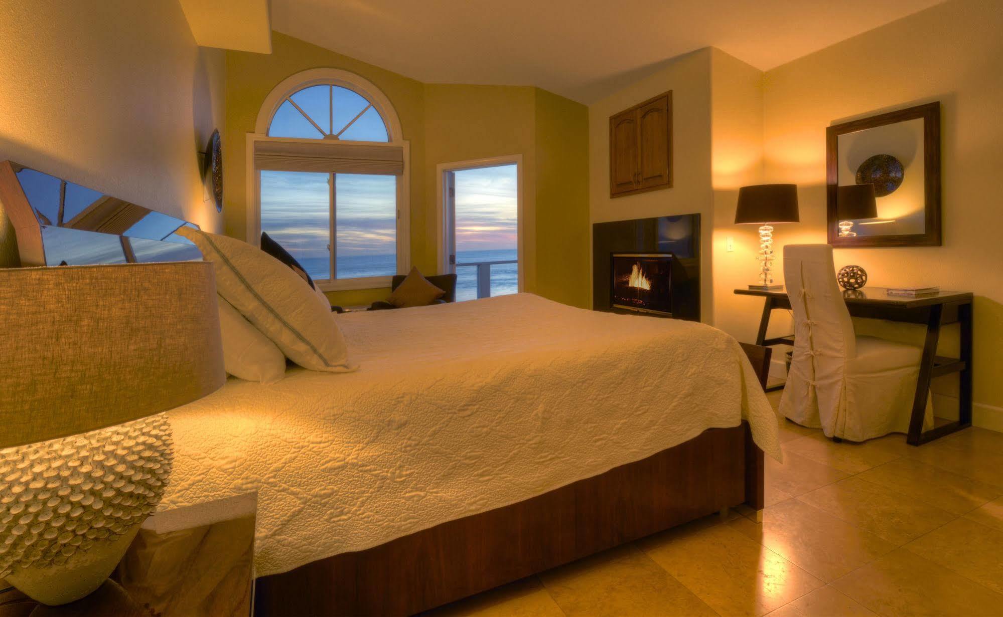 The Oceanfront Stay On Miramarbeach Hmb El Granada Bagian luar foto